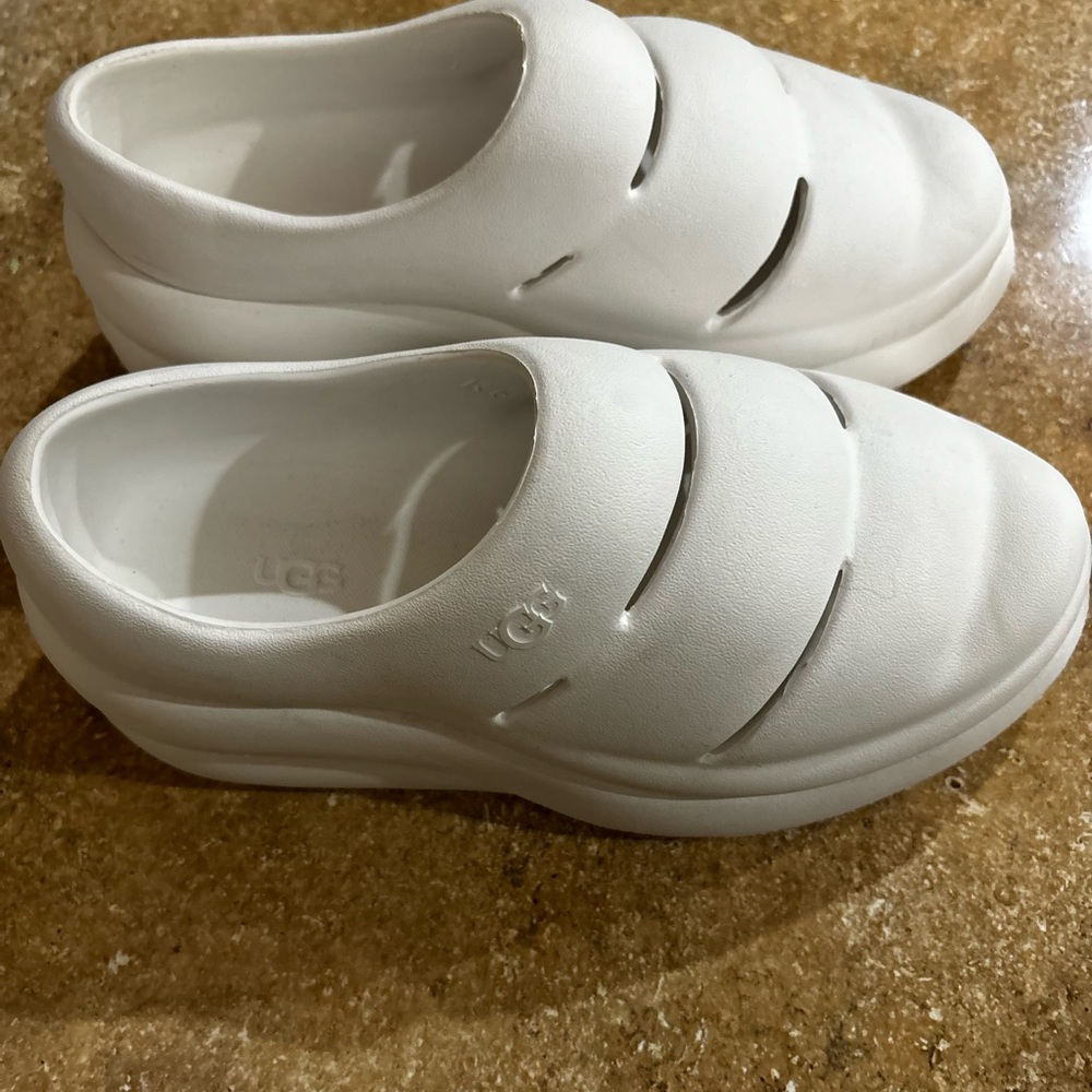 Uggs white